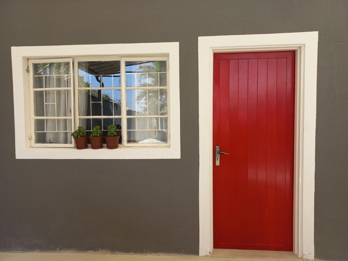 Urban Farm Haus Guesthouse Rundu Ngoại thất bức ảnh