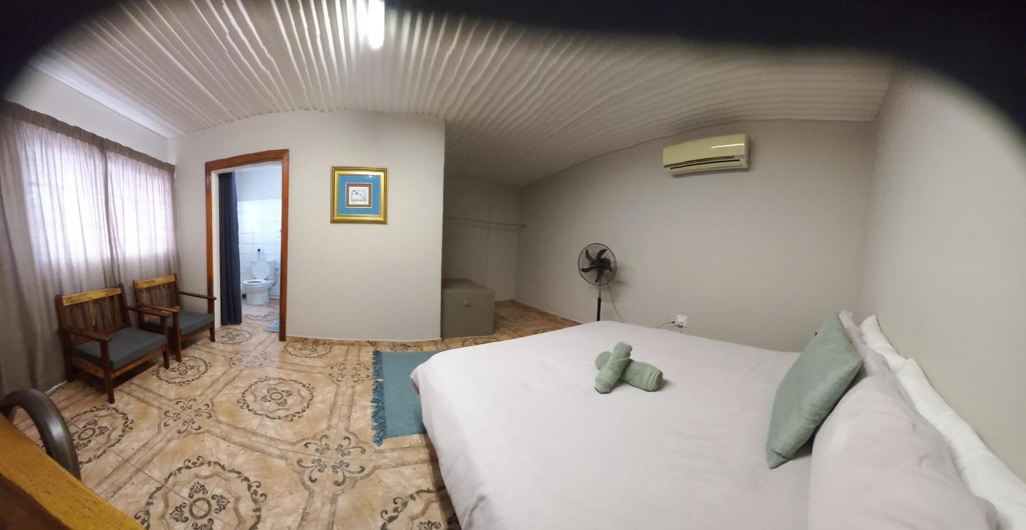 Urban Farm Haus Guesthouse Rundu Phòng bức ảnh