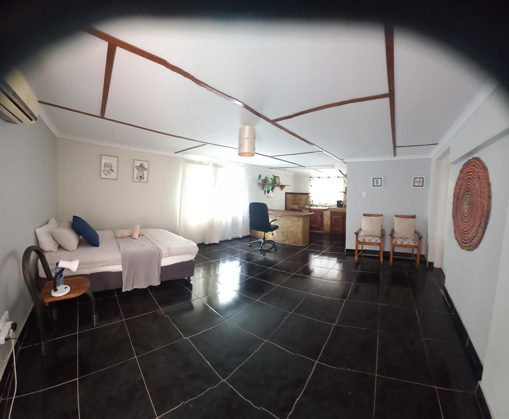 Urban Farm Haus Guesthouse Rundu Phòng bức ảnh